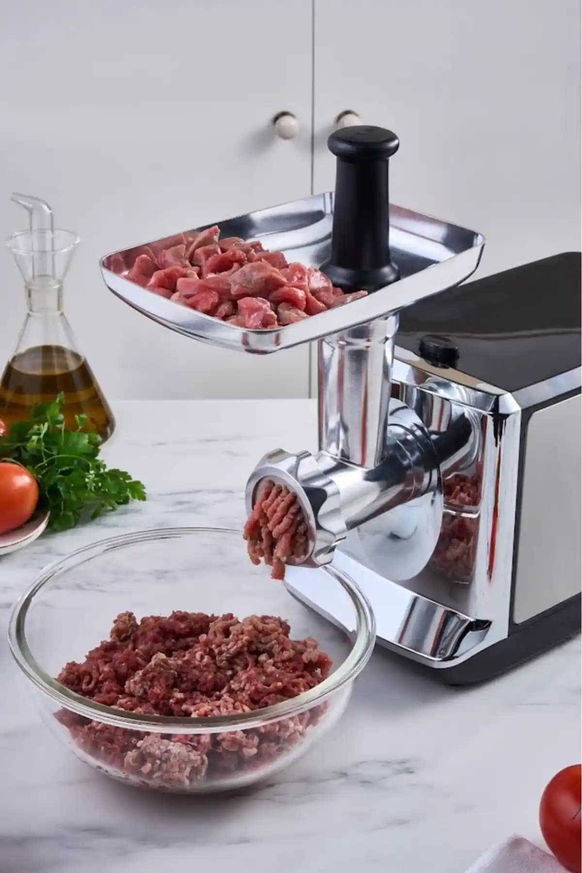 Karaca Inox Kıyma Makinesi 1201: Çok Fonksiyonlu Dayanıklı ve Güçlü Ev Kullanımı Aleti