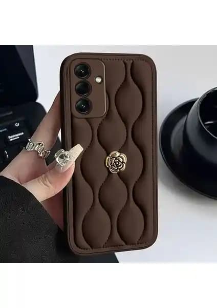 Samsung Galaxy A24 için Zebana Camellia Deri Kılıf: Şıklık ve Koruma Bir Arada