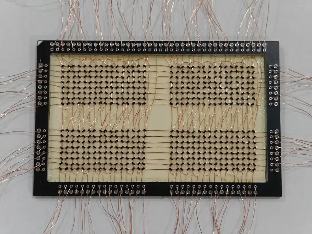 64 Baytlık Manyetik Çekirdek Bellek Örgüsü ve Teknik Detayları