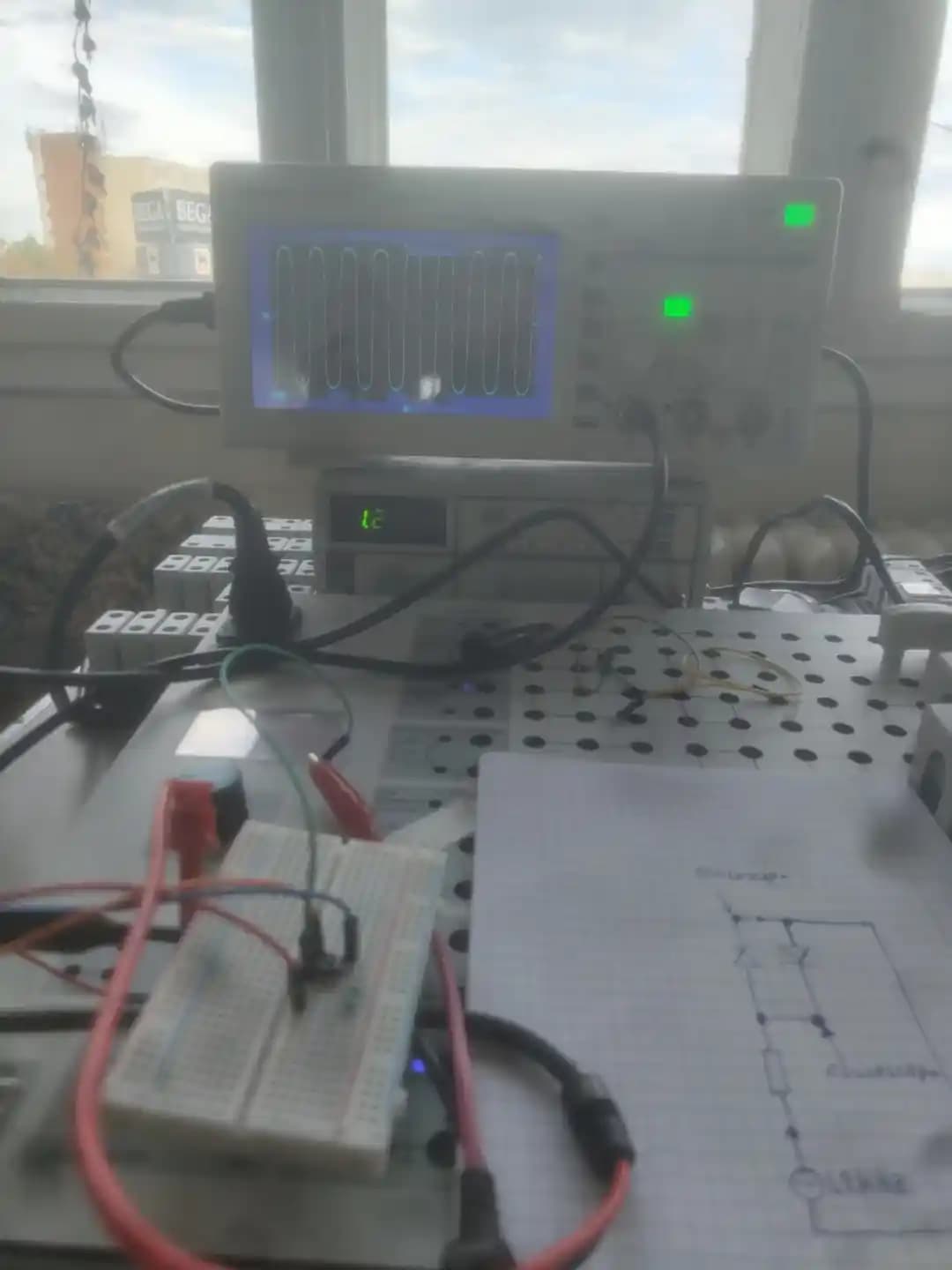 Evil Sine Wave ve Diyot Kırpma Devrelerinin Ses Elektroniğindeki Teknik İncelenmesi