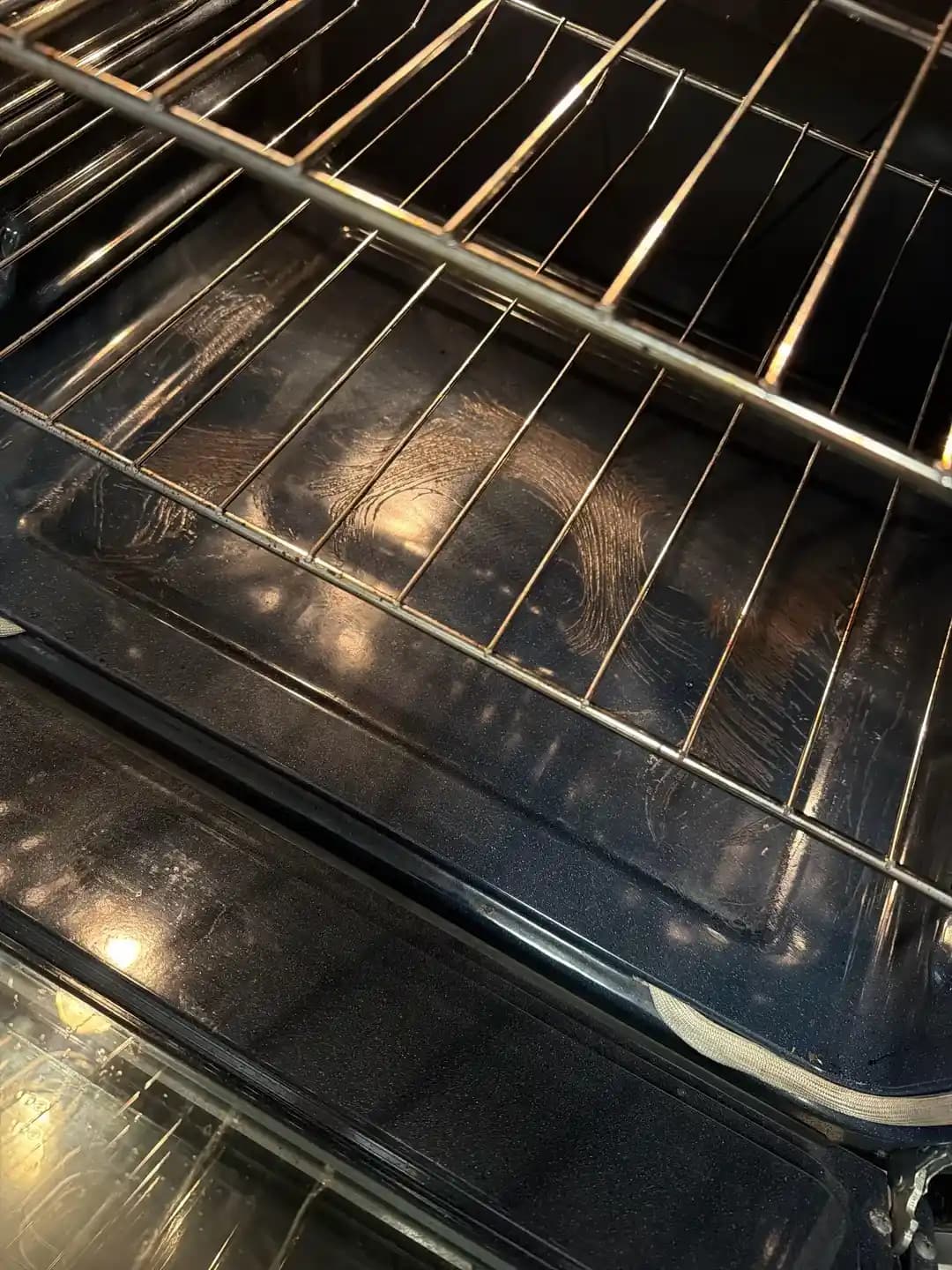 Fırın Alt Emaye Yüzeyindeki Derin Çiziklerin Nedenleri, Etkileri ve Güvenli Kullanımı