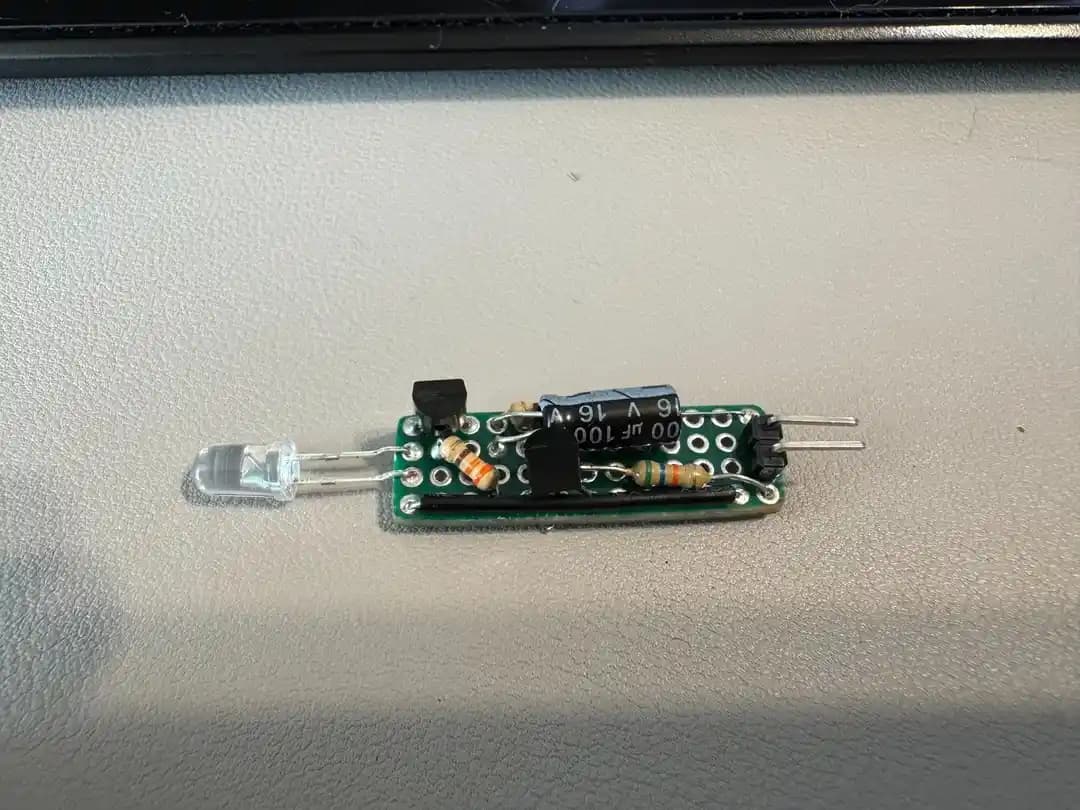 LED Güvenlik Feneri Tasarımı: Basit, Taşınabilir ve Enerji Verimli LED Flaşör Devresi