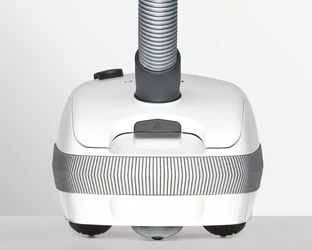 Sebo E3 Elektrikli Süpürge: Performans, Kullanım Kolaylığı ve Teknik Özelliklerin Yıllık Değerlendirmesi