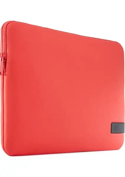 Case Logic Ibira ve Reflect 14 İnç Notebook Kılıflarının Detaylı Karşılaştırması 2