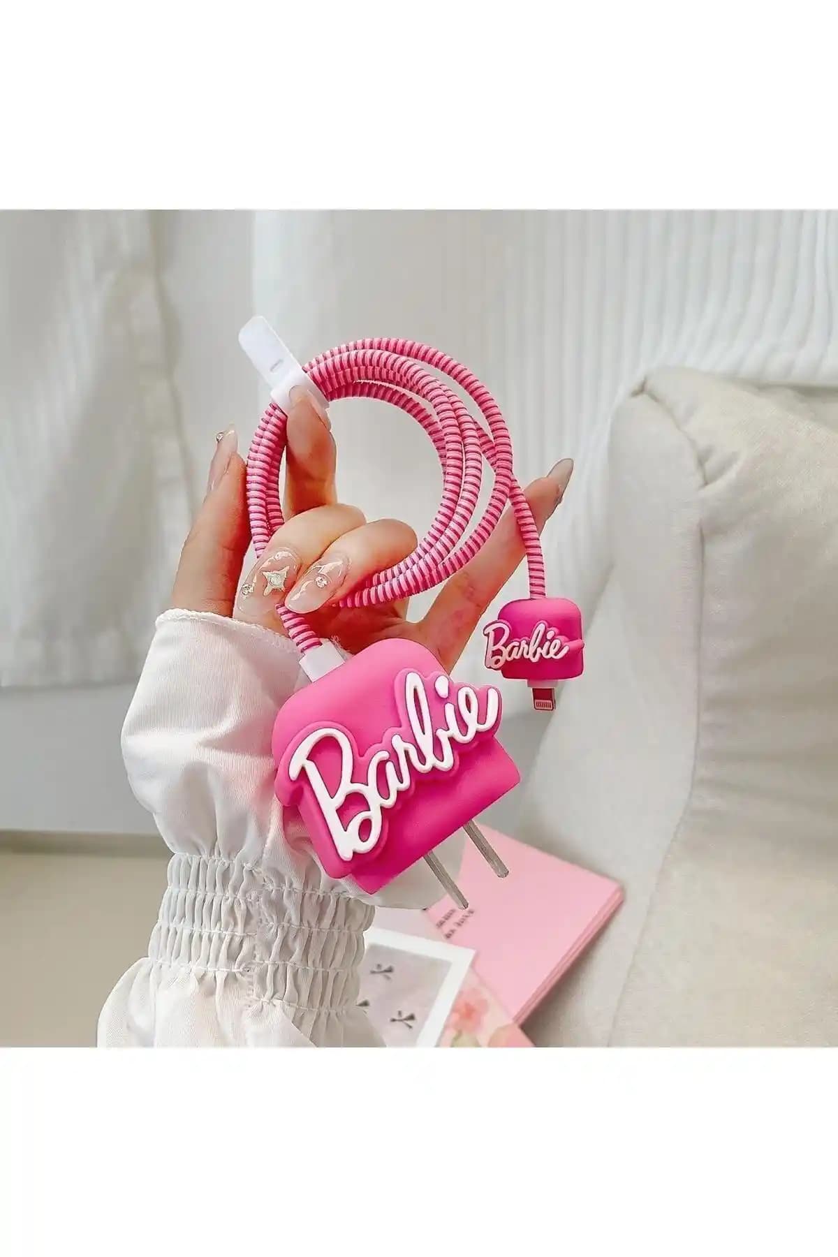Daystar Barbie Figürlü iPhone 18/20W Şarj Aleti Kılıfı: Estetik ve Koruyucu Tasarım