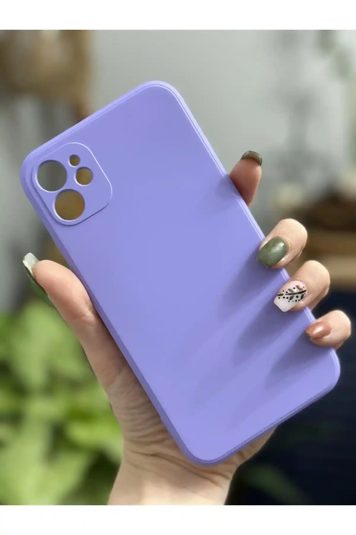 iPhone 11 için Kadife Silikon Kılıf: Şıklık ve Koruma Bir Arada