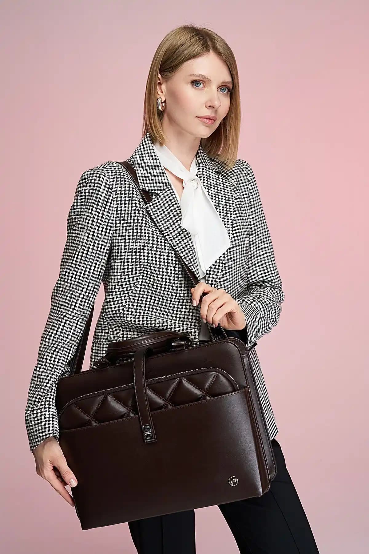 MORCA Kadın Evrak Laptop Çantası ile Modawest Kroko Siyah Laptop Çantasının Karşılaştırması