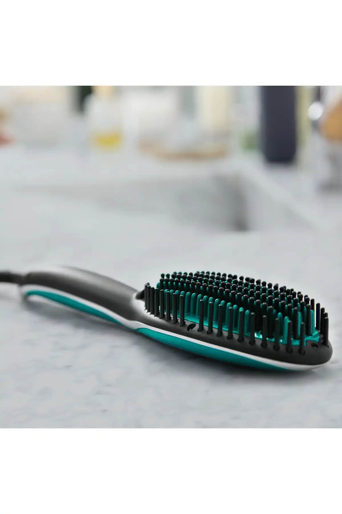 2025'te Saç Şekillendirmenin Devrimi: Rowenta CF5820 Power Straight İle Tanışın