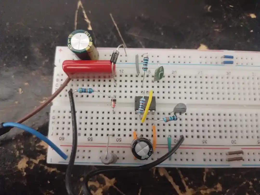555 Timer ve TRIAC ile Şebeke Gerilimli AC Devre Prototipleme ve Güvenlik Önlemleri