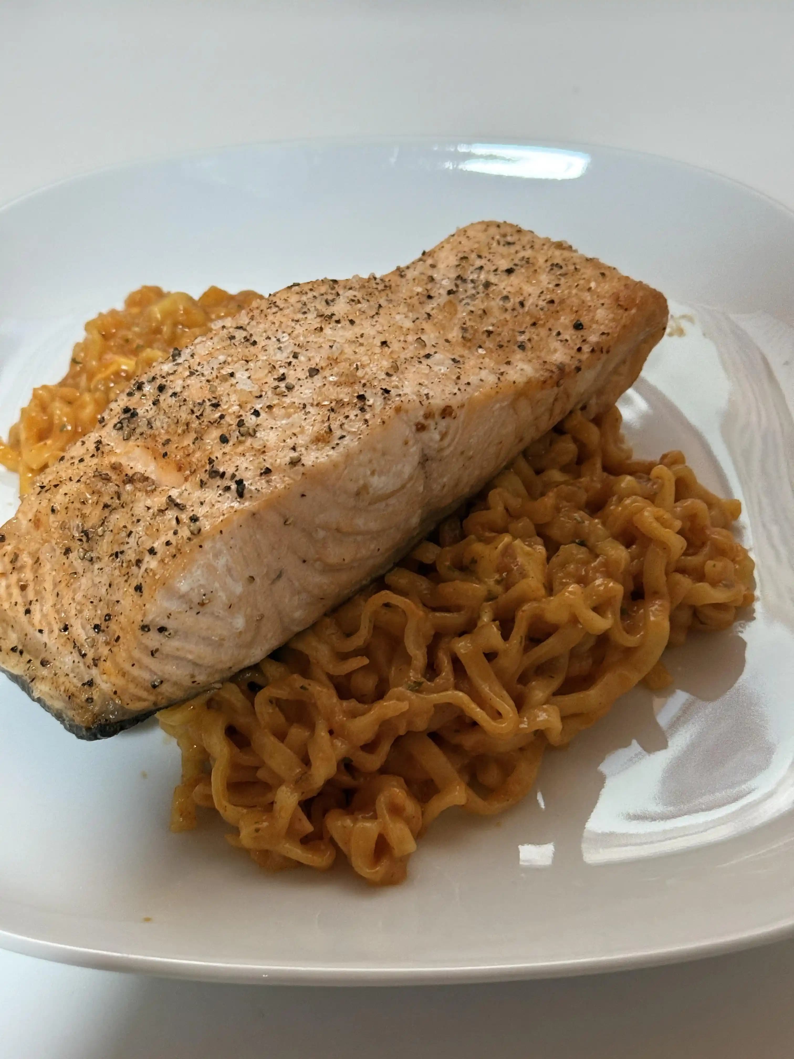 Air Fryer ile Somon ve Çeşitli Yemeklerin Pratik ve Sağlıklı Pişirme Yöntemleri