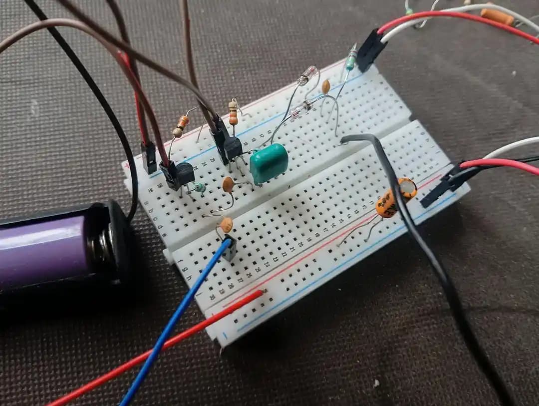 Basit İki Transistörlü TRF Radyo Alıcısı Tasarımı ve Çalışma Prensipleri