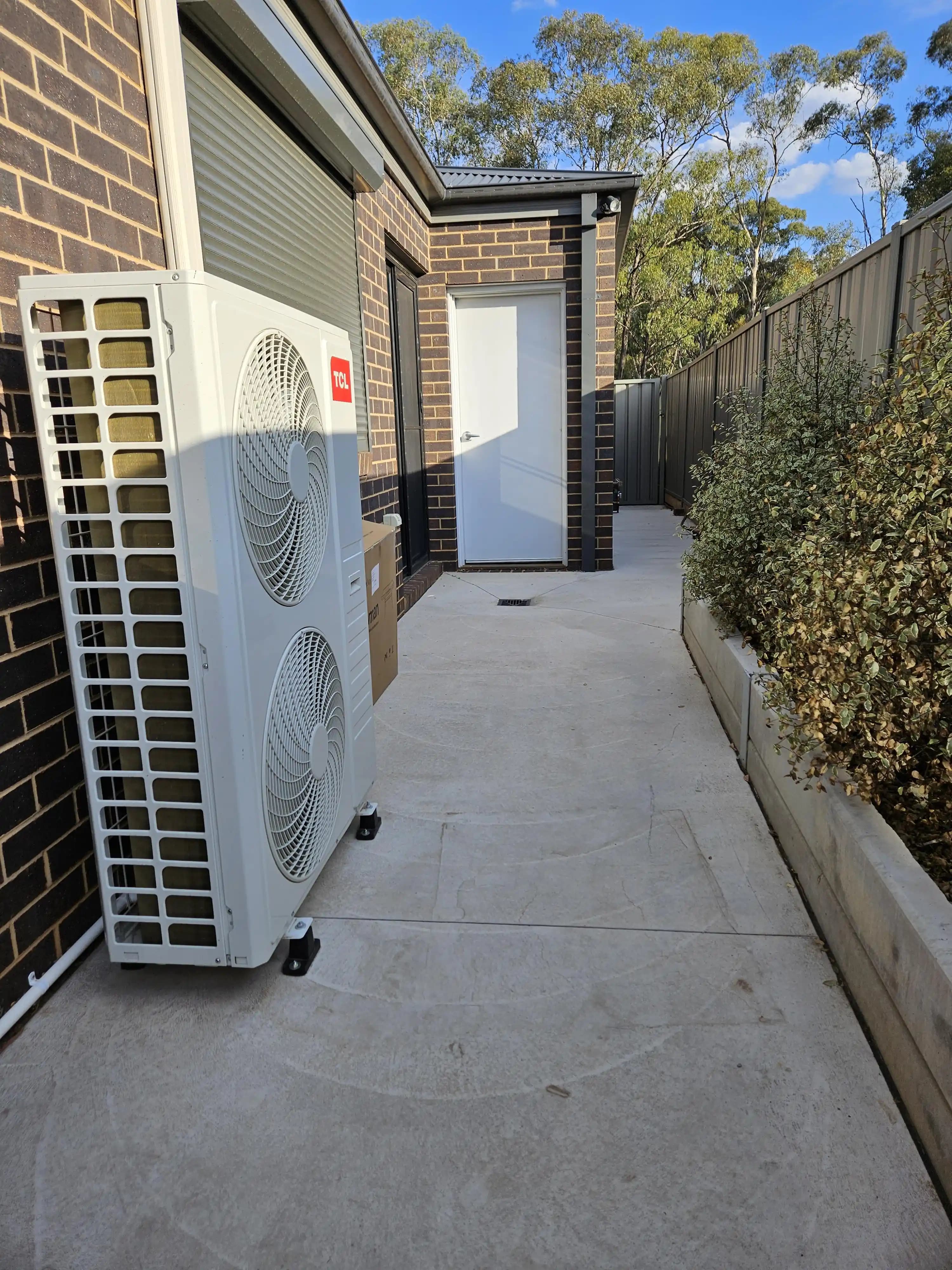 Dış Mekan Klima Ünitesinden Çıkan Sıcak Havanın Bitkilere Etkisi ve Koruma Yöntemleri