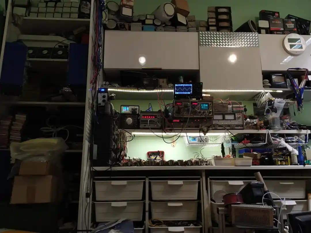 Elektronik Çalışma Tezgahlarında Eski ve Yeni Teknolojilerin Birleşimi ve Düzen Yönetimi