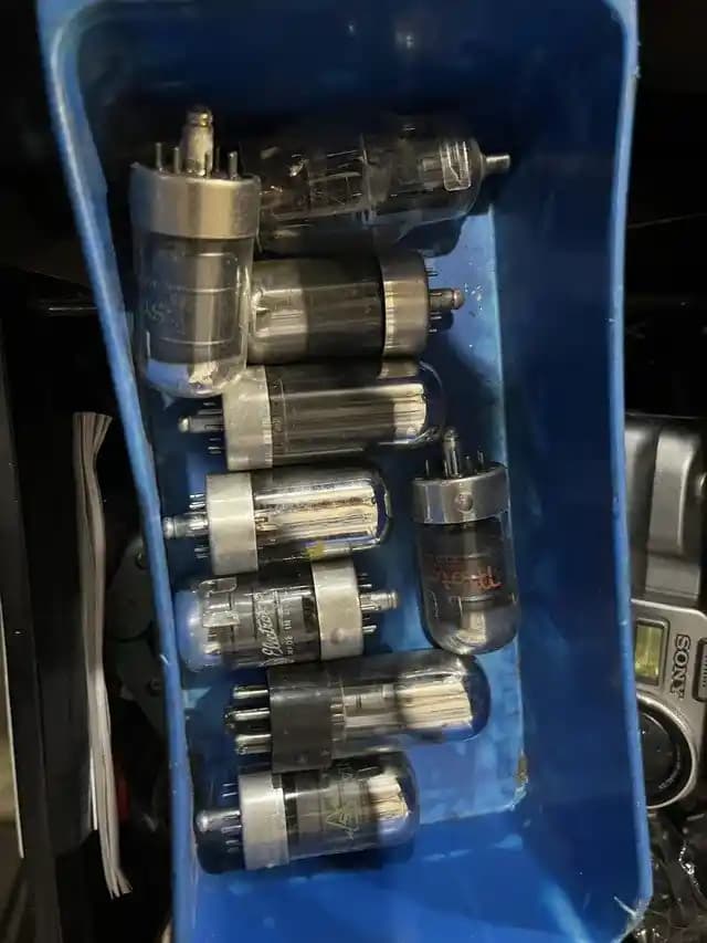 Vintage Elektronik Parçaların Değerlendirilmesi, Bakımı ve Koleksiyon Yöntemleri