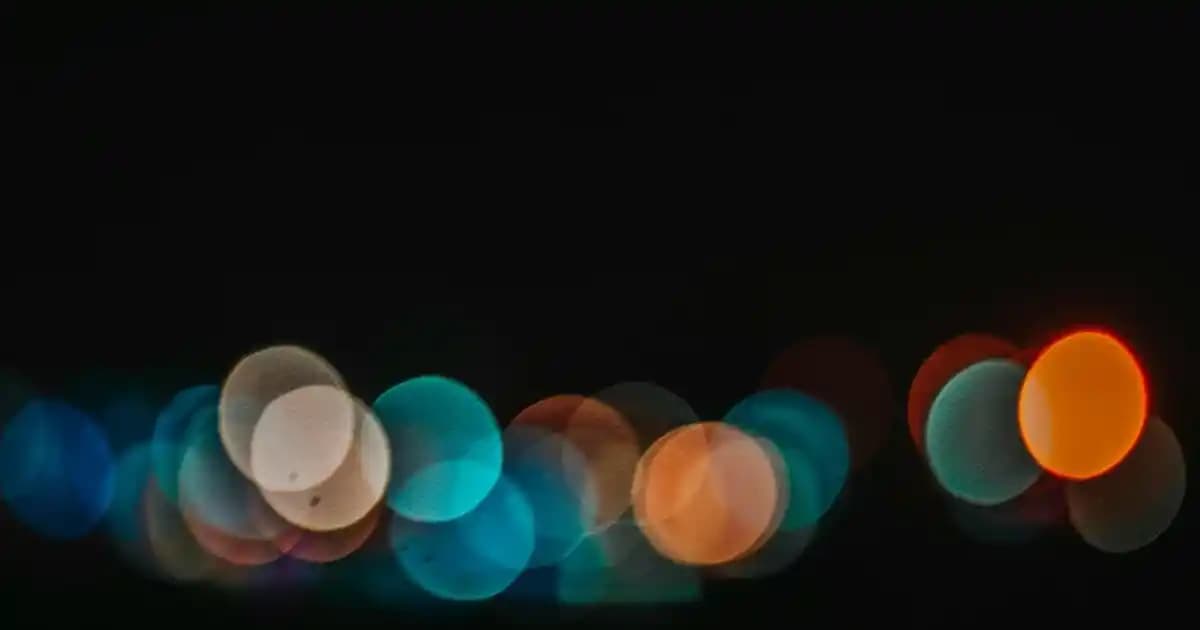 Eğimli Ekran Telefonlar: Tasarım ve Teknolojide Geleceğin Trendleri