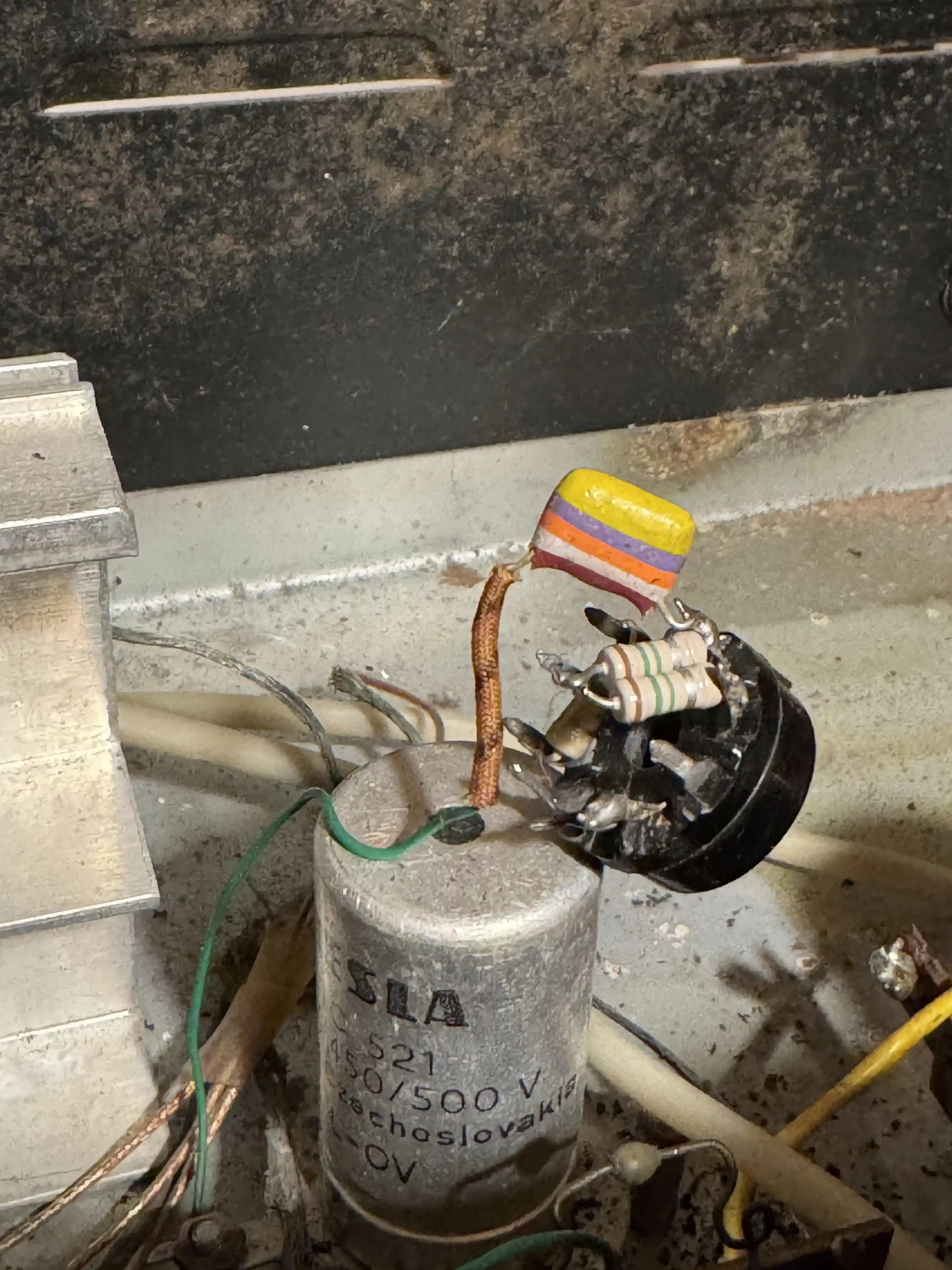 Eski Elektronik Dirençler ve Kondansatörlerin Estetiği ile Onarılabilirlik Özellikleri