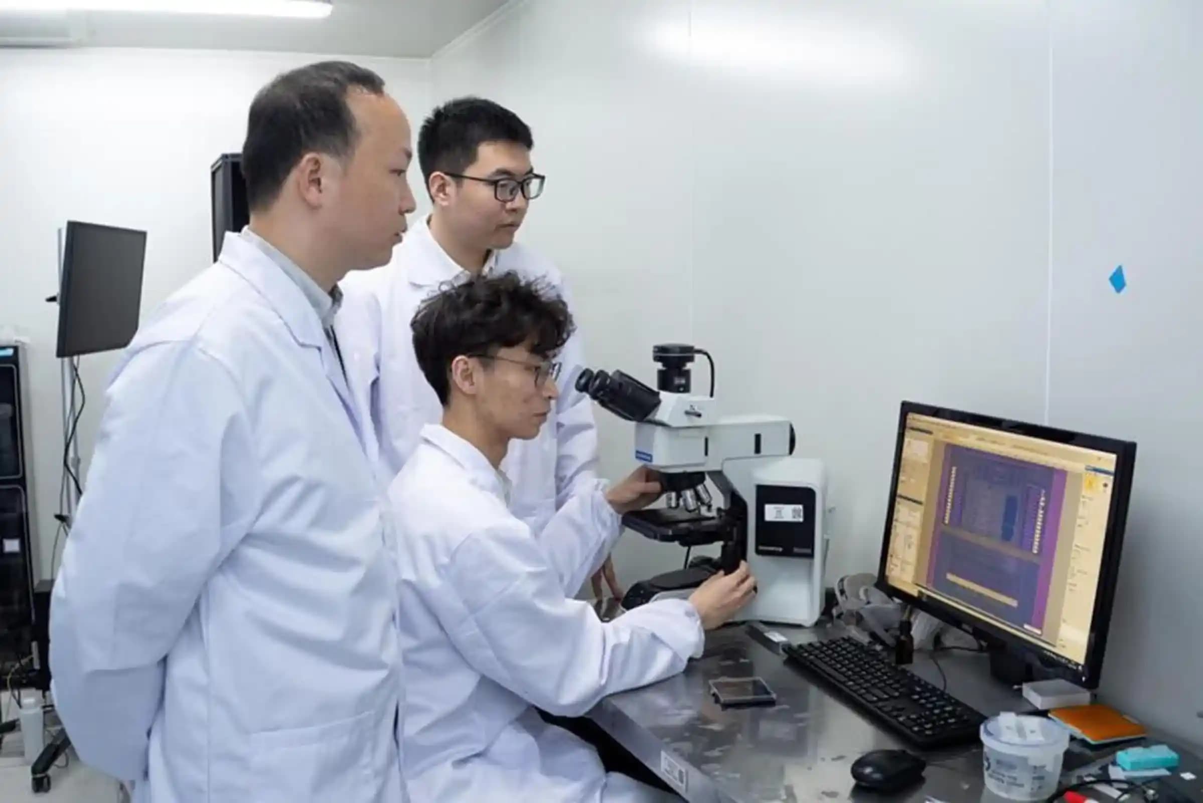 Grafen Tabanlı Flash Bellek ile 400 Pikosaniyede Veri Yazma ve Performans Artışı