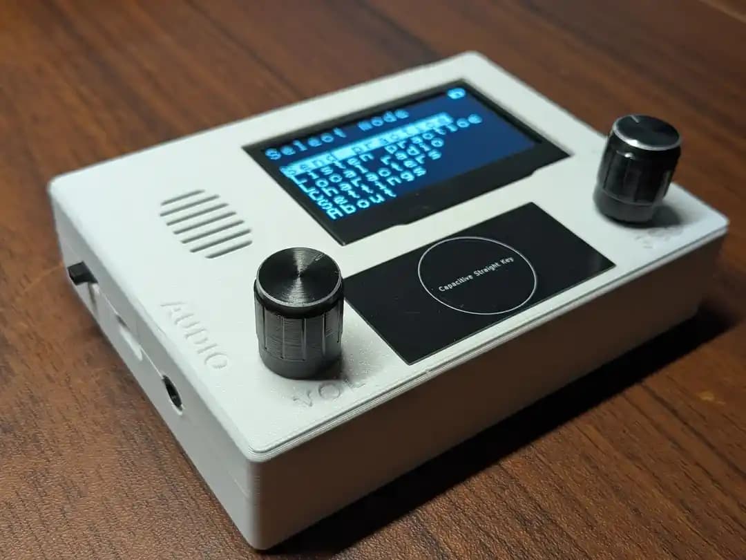 AVR128DA48 Mikrodenetleyici ile Tasarlanmış Morse Kodu Eğitmeni: Donanım ve Yazılım Detayları