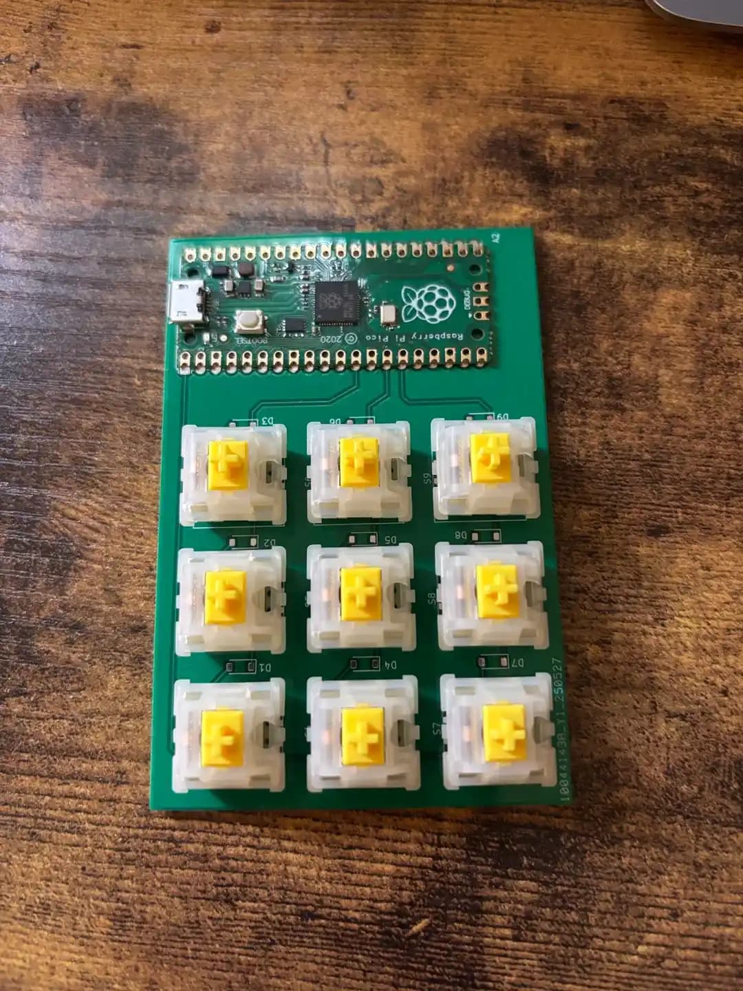 PCB Tasarımına Giriş: Makro Pad Klavye Projesiyle Temel Adımlar ve Teknikler