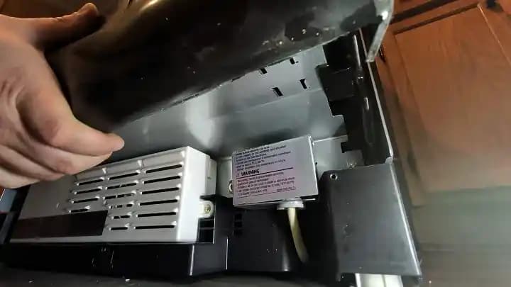 Samsung Bulaşık Makinesi Su Tahliye Sorunları ve Etkili Çözüm Yöntemleri