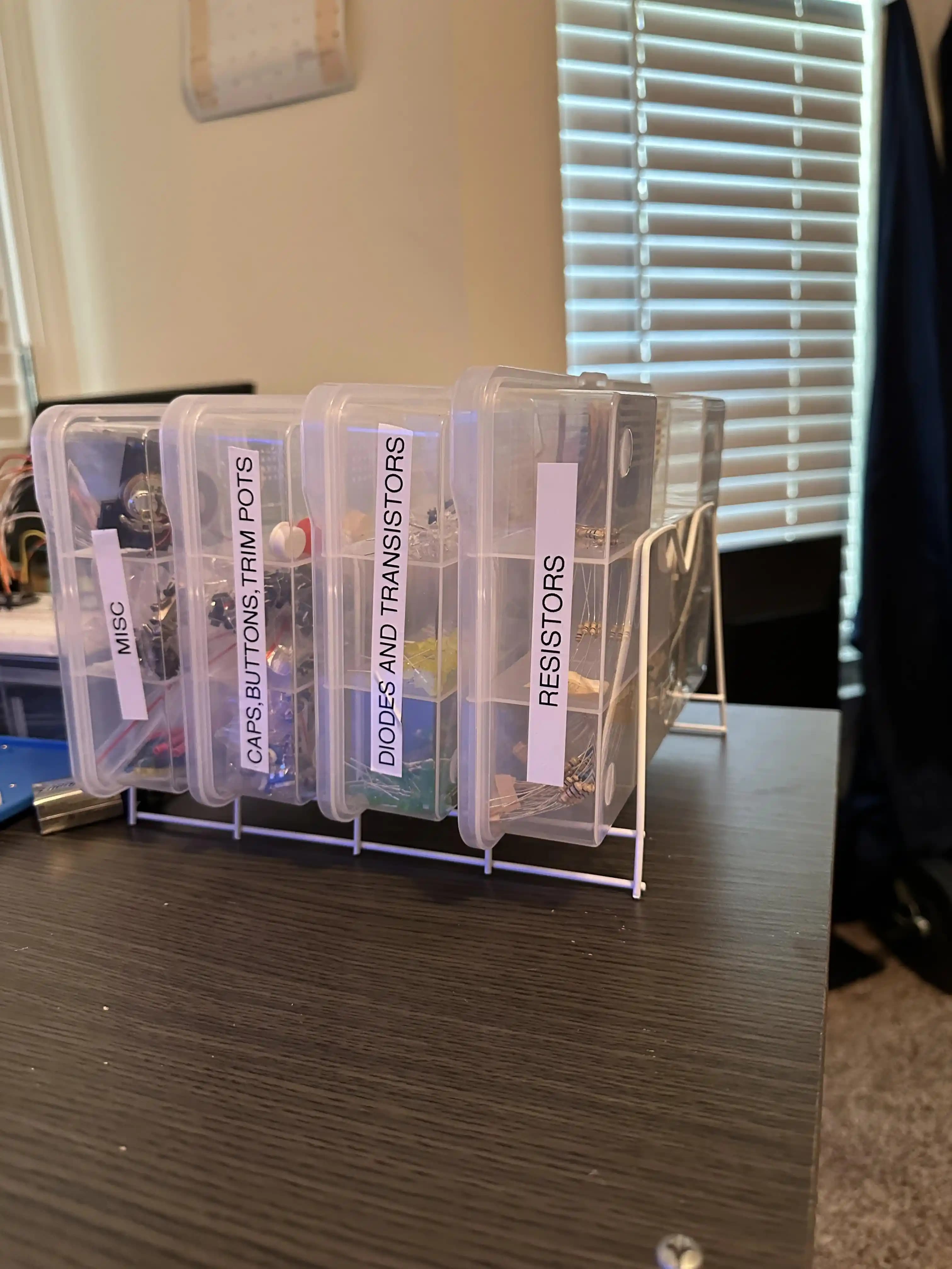 Elektronik Bileşenlerin Düzenlenmesi ve Saklanmasında Etkili Yöntemler ve Koruma Teknikleri