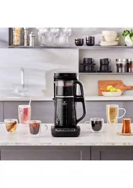 Karaca Robotea Pro Quartz 4 in 1 ve Tefal Magic Tea XL Karşılaştırması