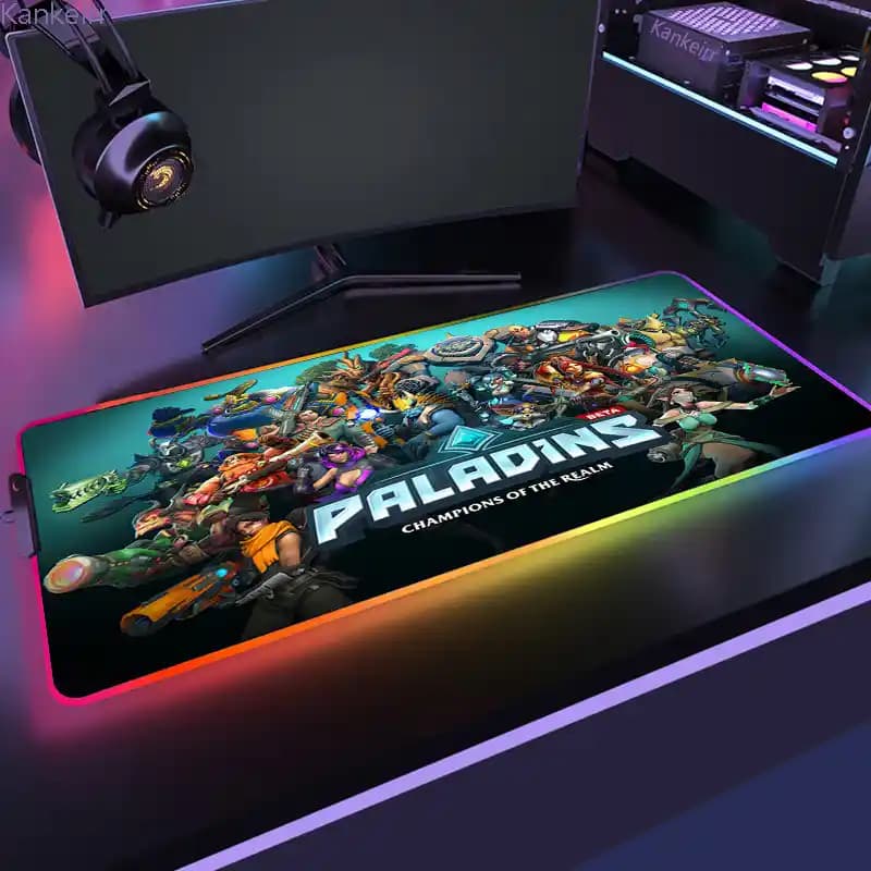 Büyük RGB Mouse Pad: Geniş Yüzey ve Renkli Aydınlatma Özellikleriyle Masaüstü Deneyimini Artırır