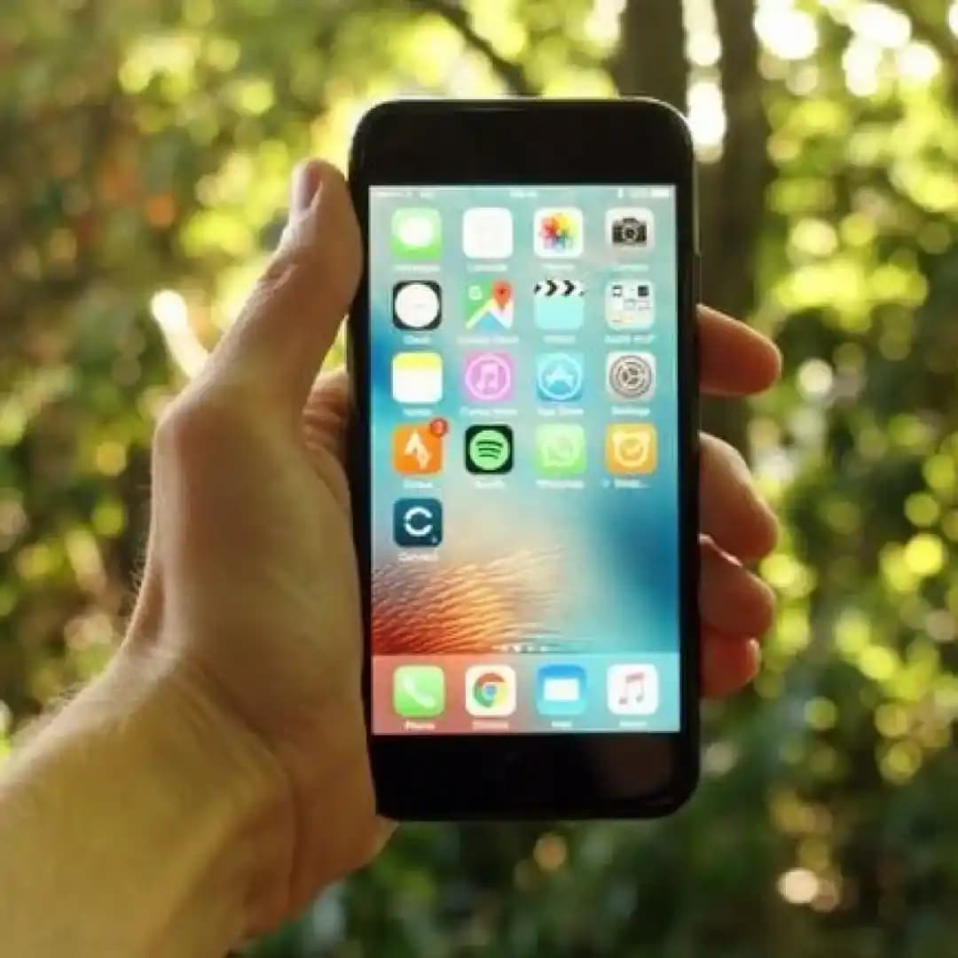 Dayanıklı ve Yüksek Performanslı iPhone Modelleri Analizi ve Kullanıcı Deneyimleri