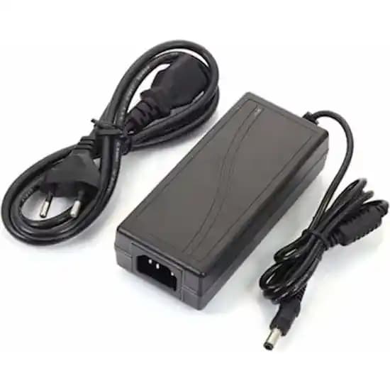 Elektronik Cihazlar İçin 12V Adaptör Seçerken Dikkat Edilmesi Gerekenler