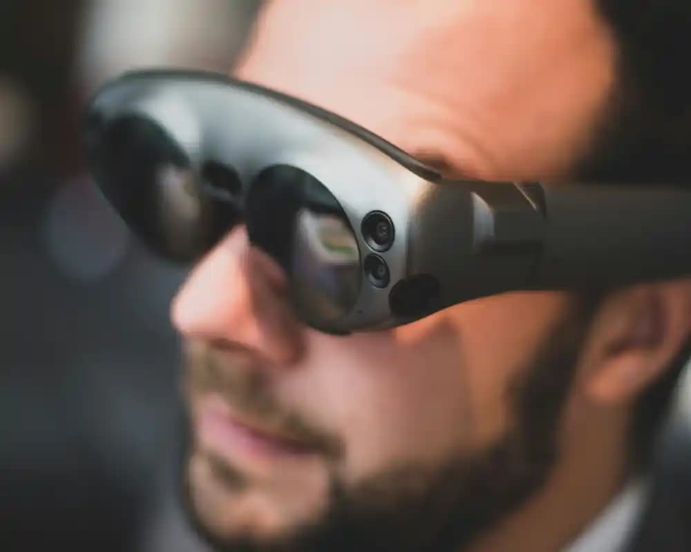 Günümüz Teknolojisinde Estetik ve Fonksiyonellik Sunan Akıllı Gözlükler