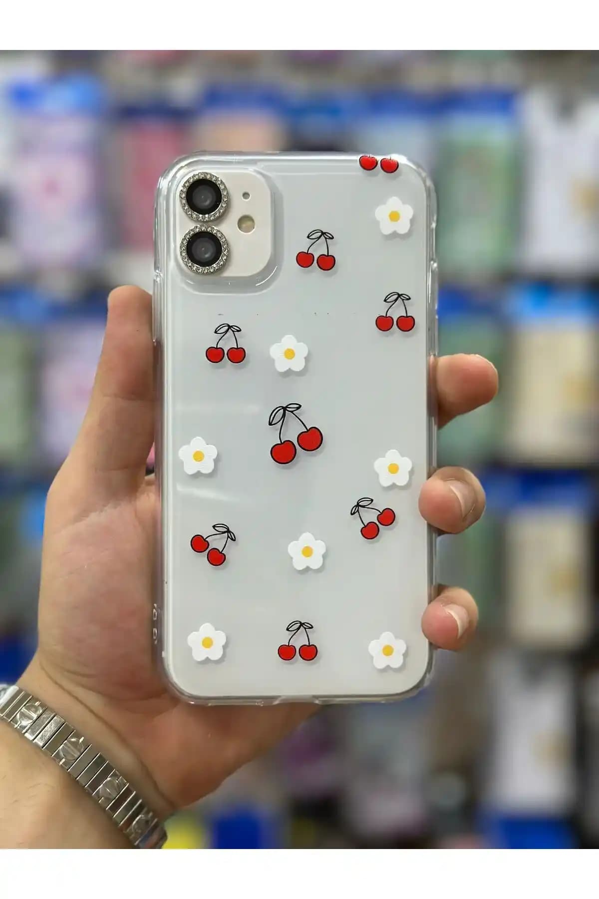 iPhone 11 için desenli silikon kılıflar: estetik ve koruma sağlayan seçenekler