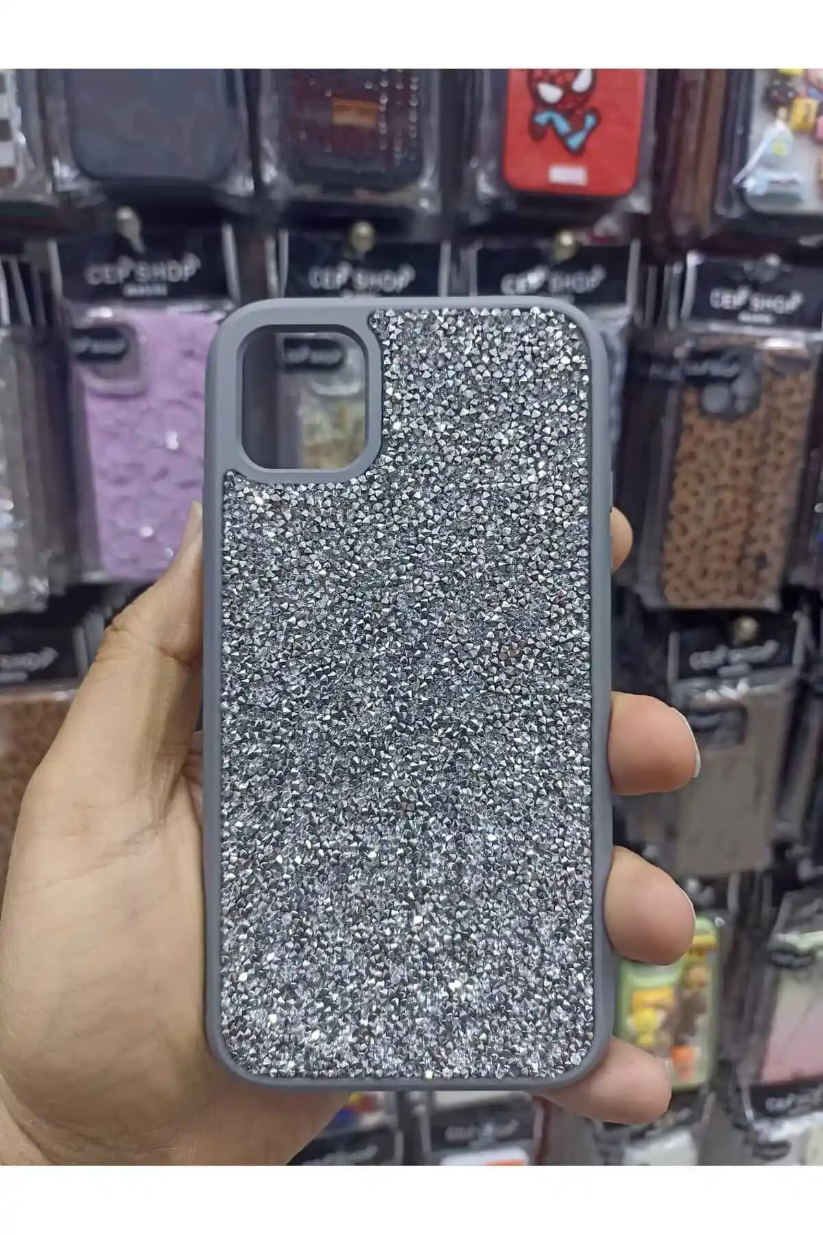 iPhone 11 için Şık ve Koruyucu Kılıf Seçenekleri ve Avantajları