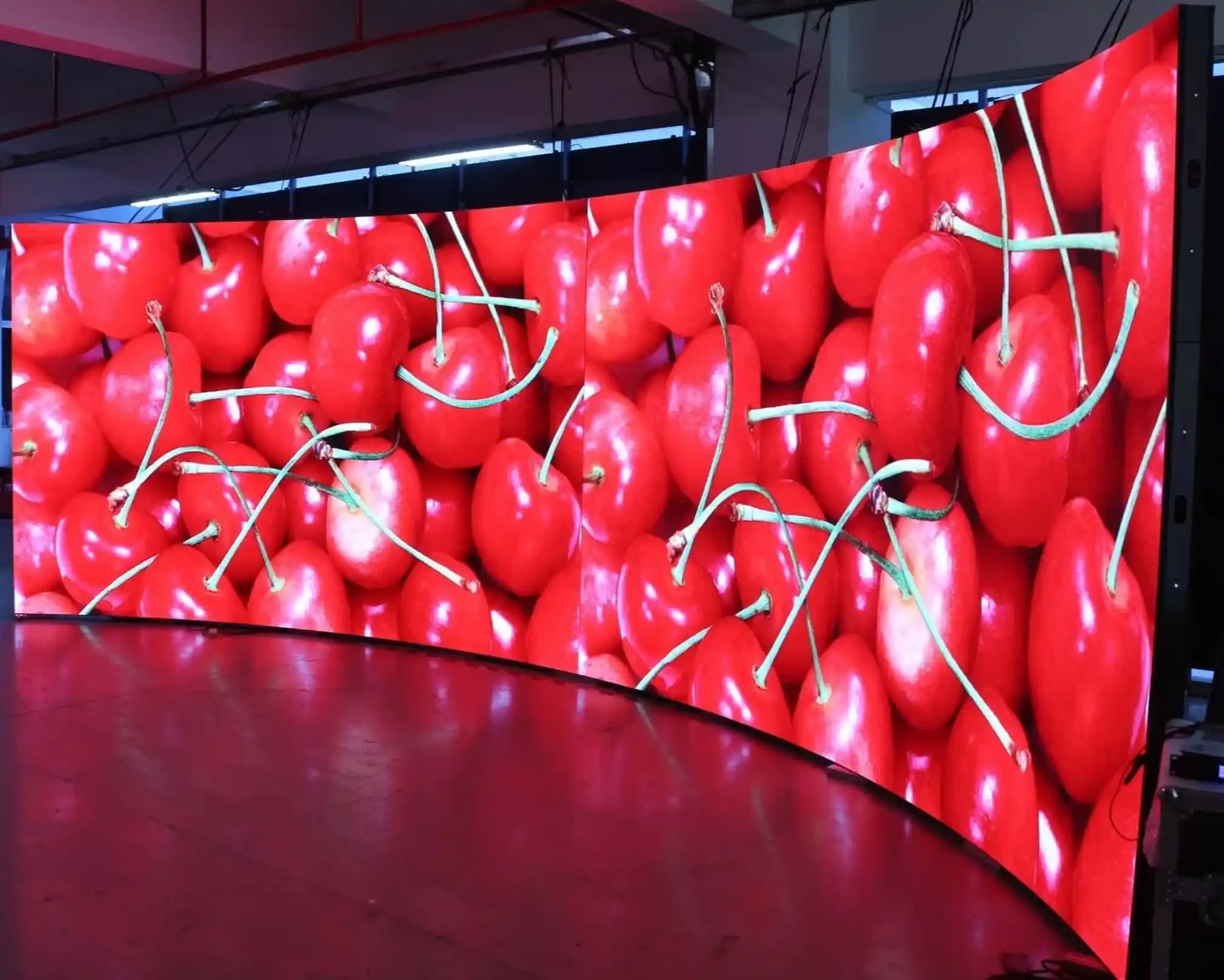 Kavisli LED Monitörler: Geniş Görüş Açısı ve Yüksek Performanslı Görsel Deneyim