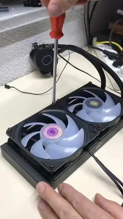 Oyuncu PC Donanım ve Aksesuar Yükseltme Rehberi: Performans Artırıcı Stratejiler