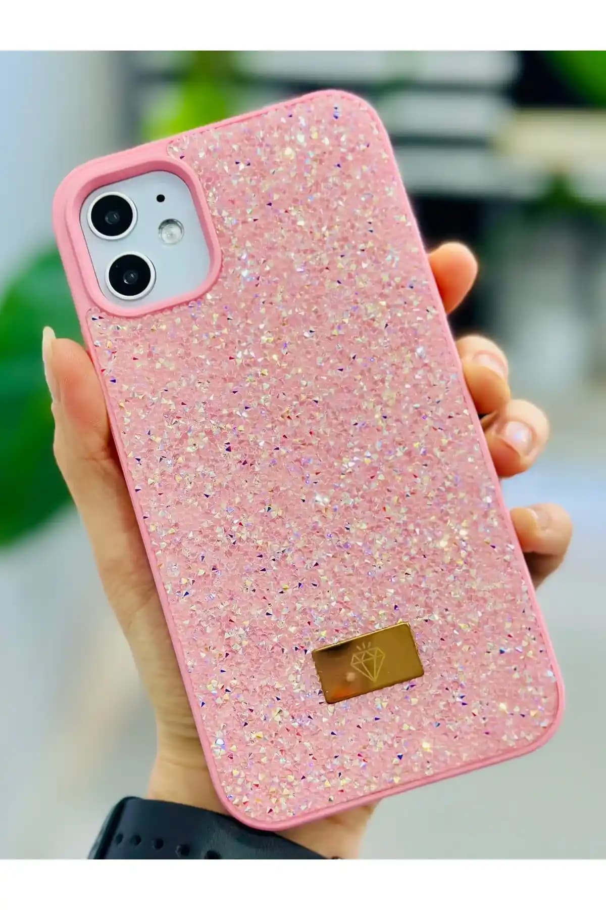 Parlak Taşlı iPhone 11 Aksesuarları: Estetik ve Dayanıklılık Sunan Seçenekler