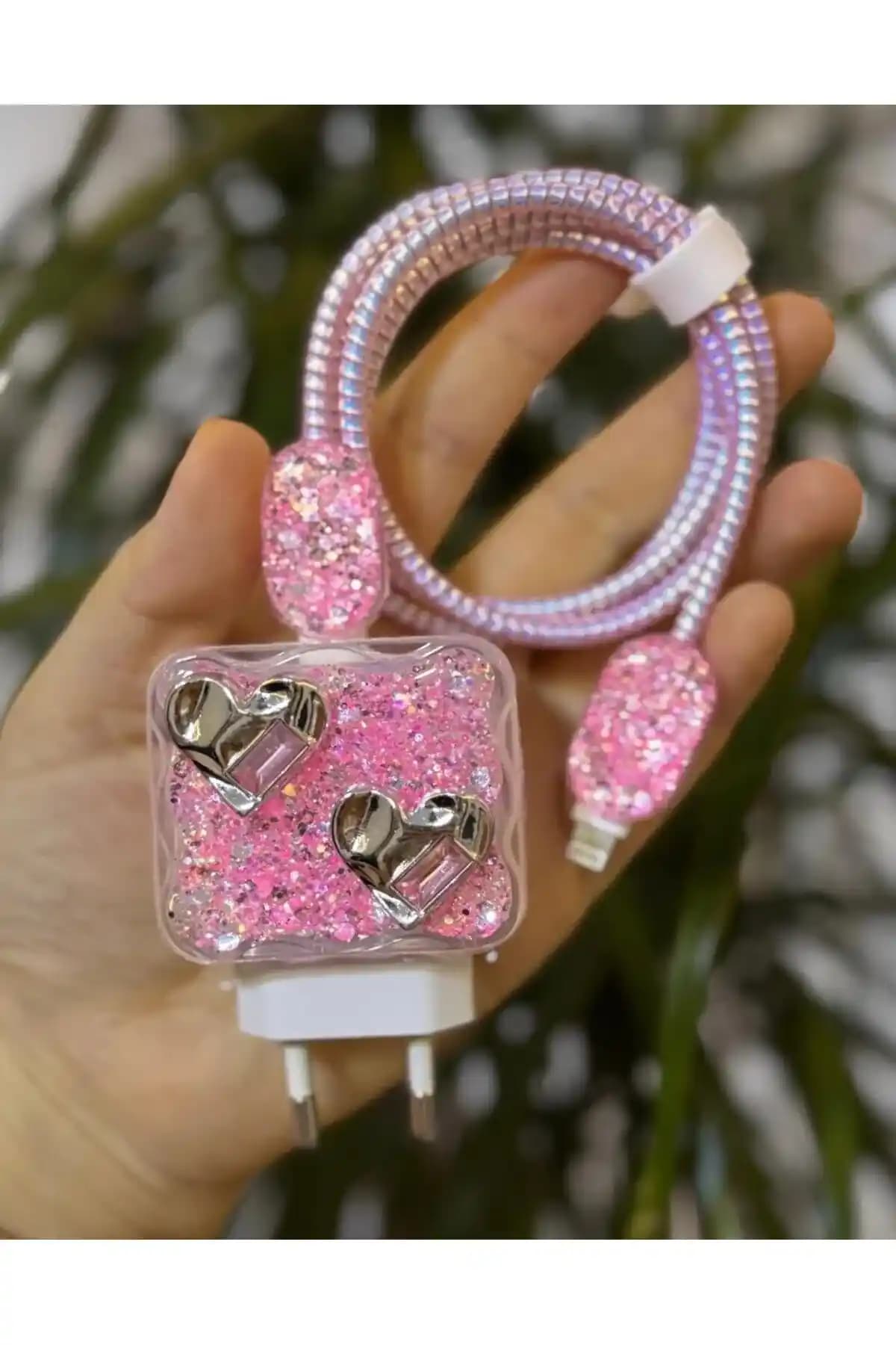 Pembe iPhone Şarj Kılıfları: Estetik ve Koruma Sunan Trendler ve Seçim İpuçları