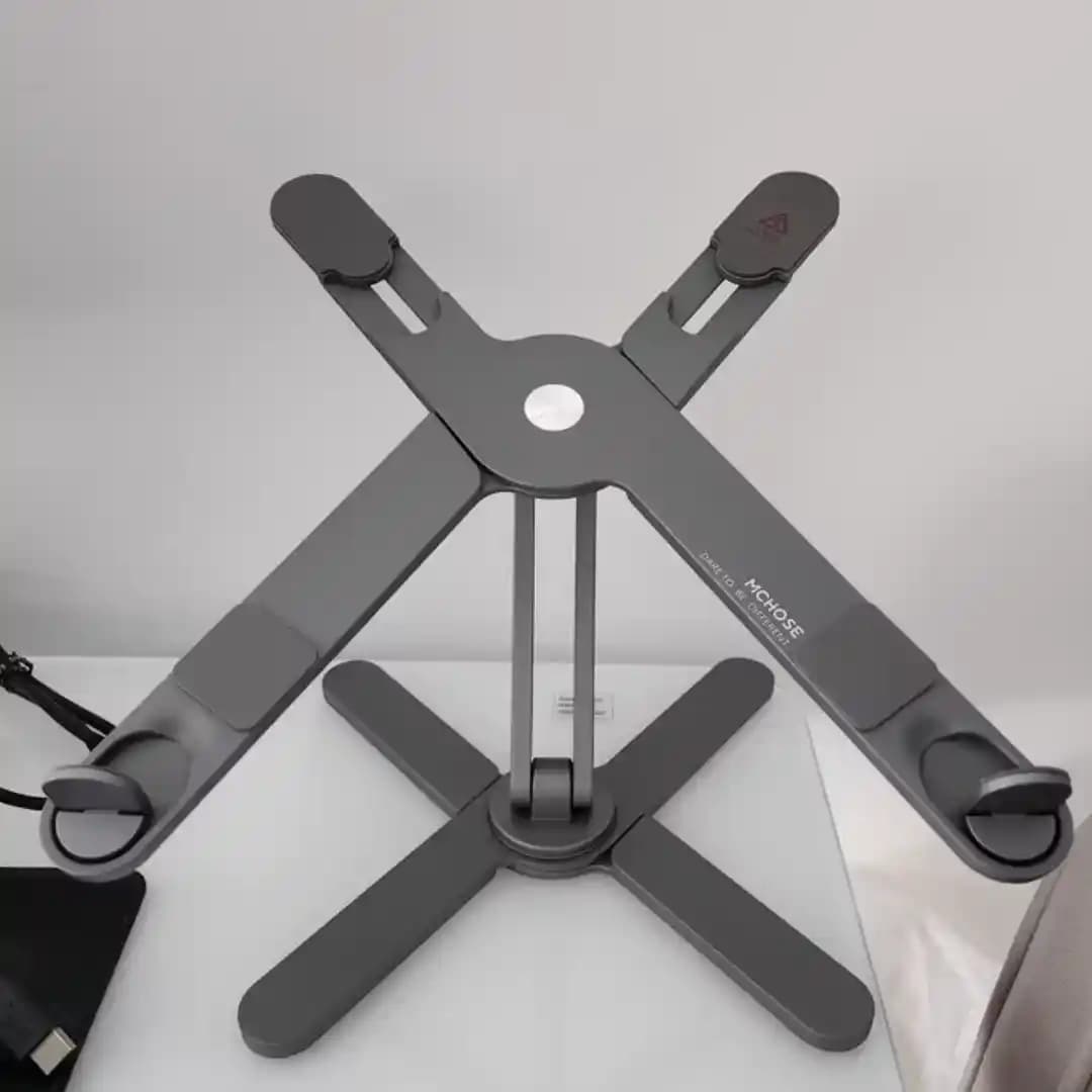 Premium Metal Laptop Standları ile Ergonomik ve Şık Çalışma Ortamları Yaratın