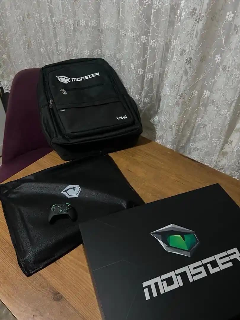 Premium ve Şık Elektronik Çantalar: Günümüz Moda ve Teknoloji Trendlerini Yansıtan Tasarımlar