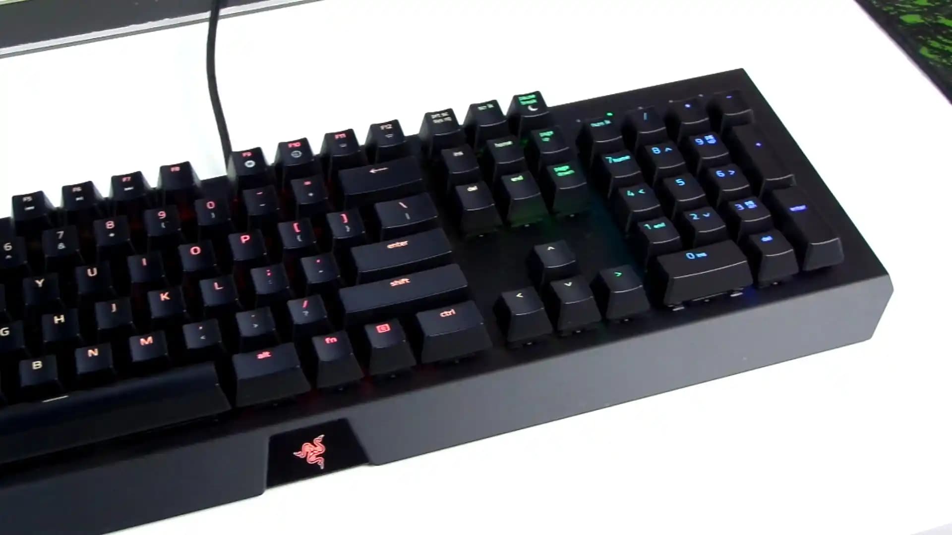 Razer BlackWidow Mekanik Klavye: Yüksek Performans ve Dayanıklılık Sunan Oyun ve Profesyonel Kullanım Klavyesi