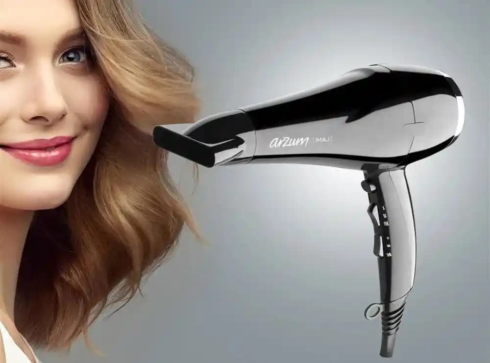 Saç Kurutma Makineleri: Doğru Seçim ve Kullanım İpuçlarıyla Saç Sağlığınızı Koruyun