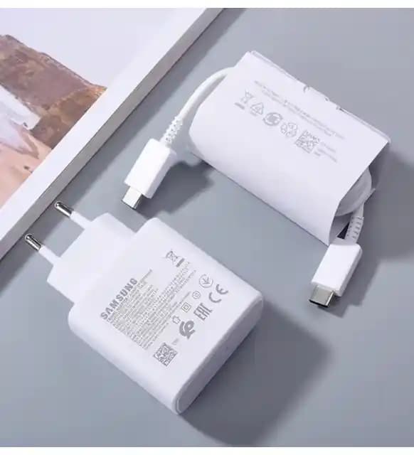 Samsung Galaxy Hızlı Şarj Aksesuarları: Güç ve Güvenlik İçin Doğru Seçenekler