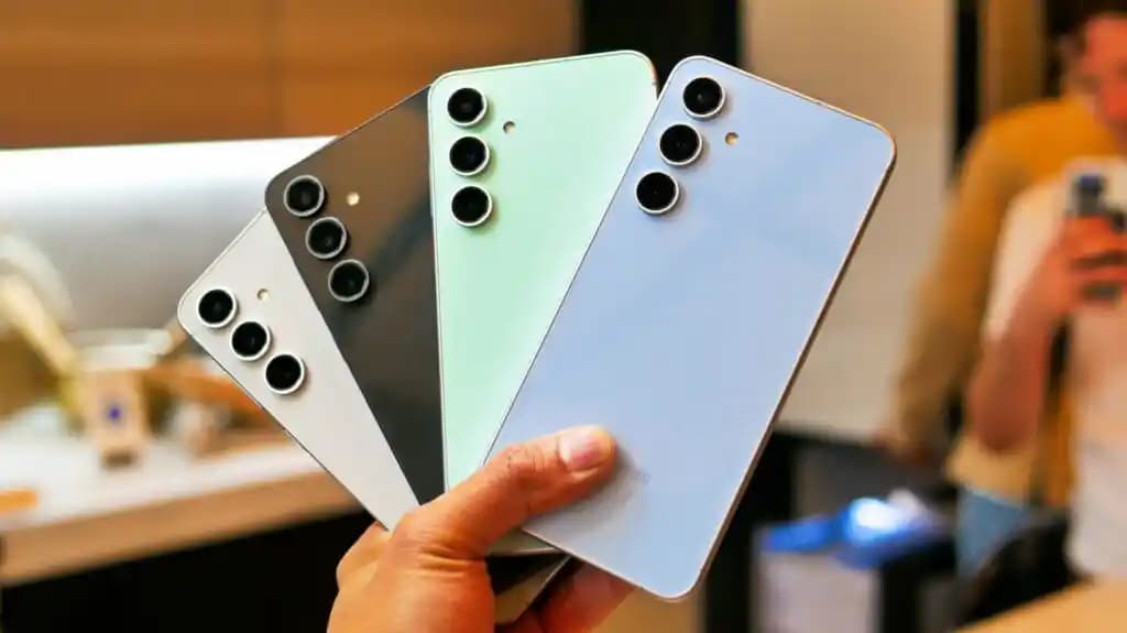 Samsung Galaxy M33 ve S24 FE Karşılaştırması: Fiyat, Performans ve Kullanıcı Deneyimi