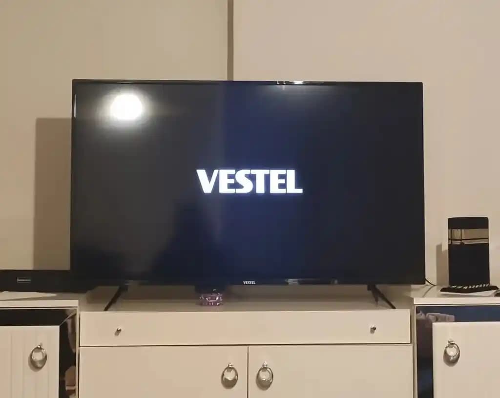 Vestel Büyük Ekran Televizyon Modelleri ve Karşılaştırması: Özellikler ve Kullanıcı Yorumları