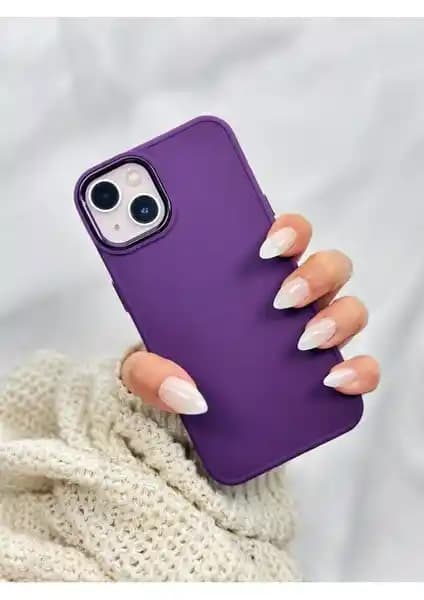 Vip Kasa iPhone 13 ve iPhone 14 Uyumlu Metal Detaylı Silikon Kılıf Şık ve Dayanıklı Koruma