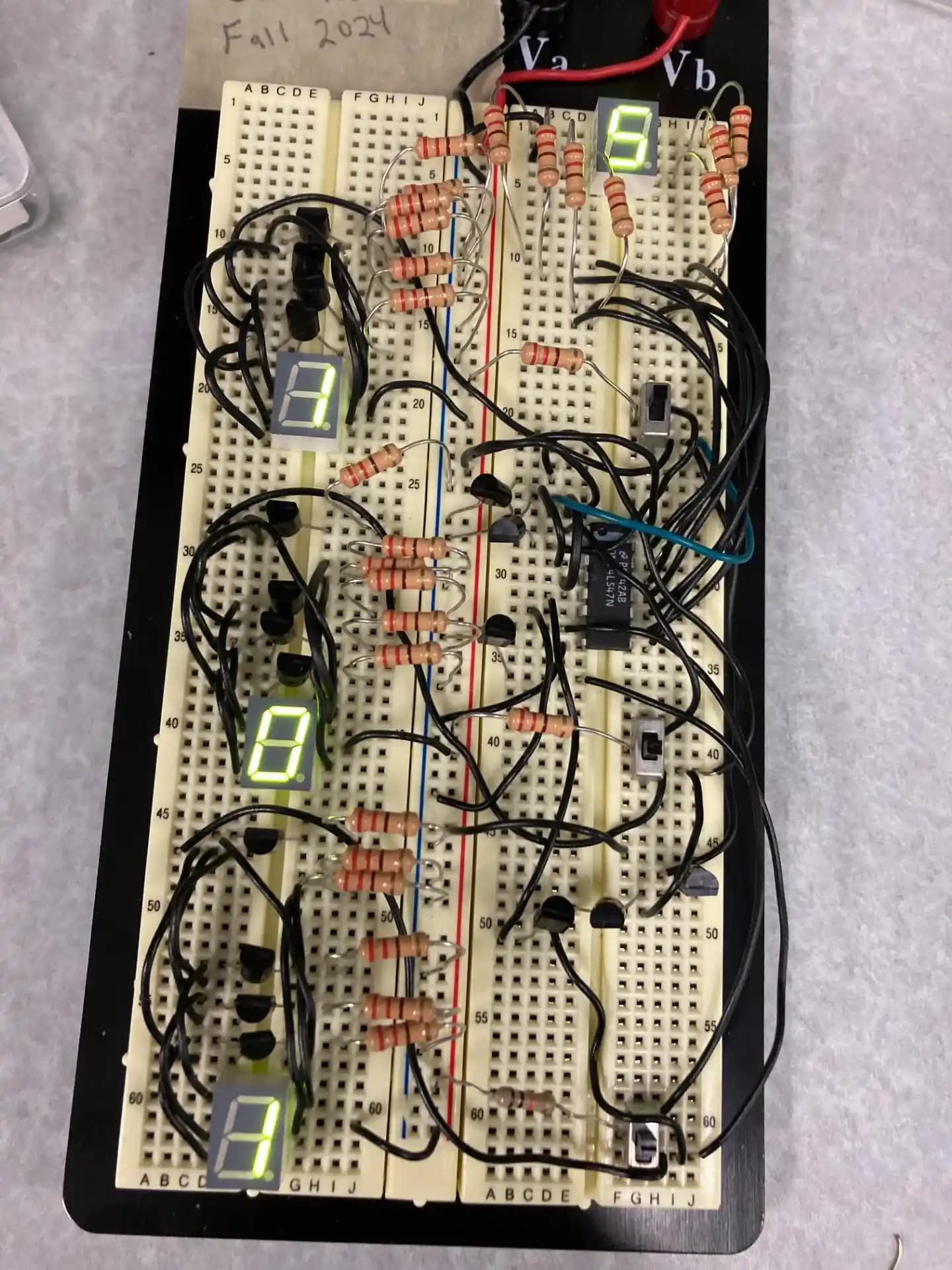 Elektrik Mühendisliği Öğrencileri İçin 3 Bitlik İkili Diziyi Onluk Değere Çeviren Devre Tasarımı
