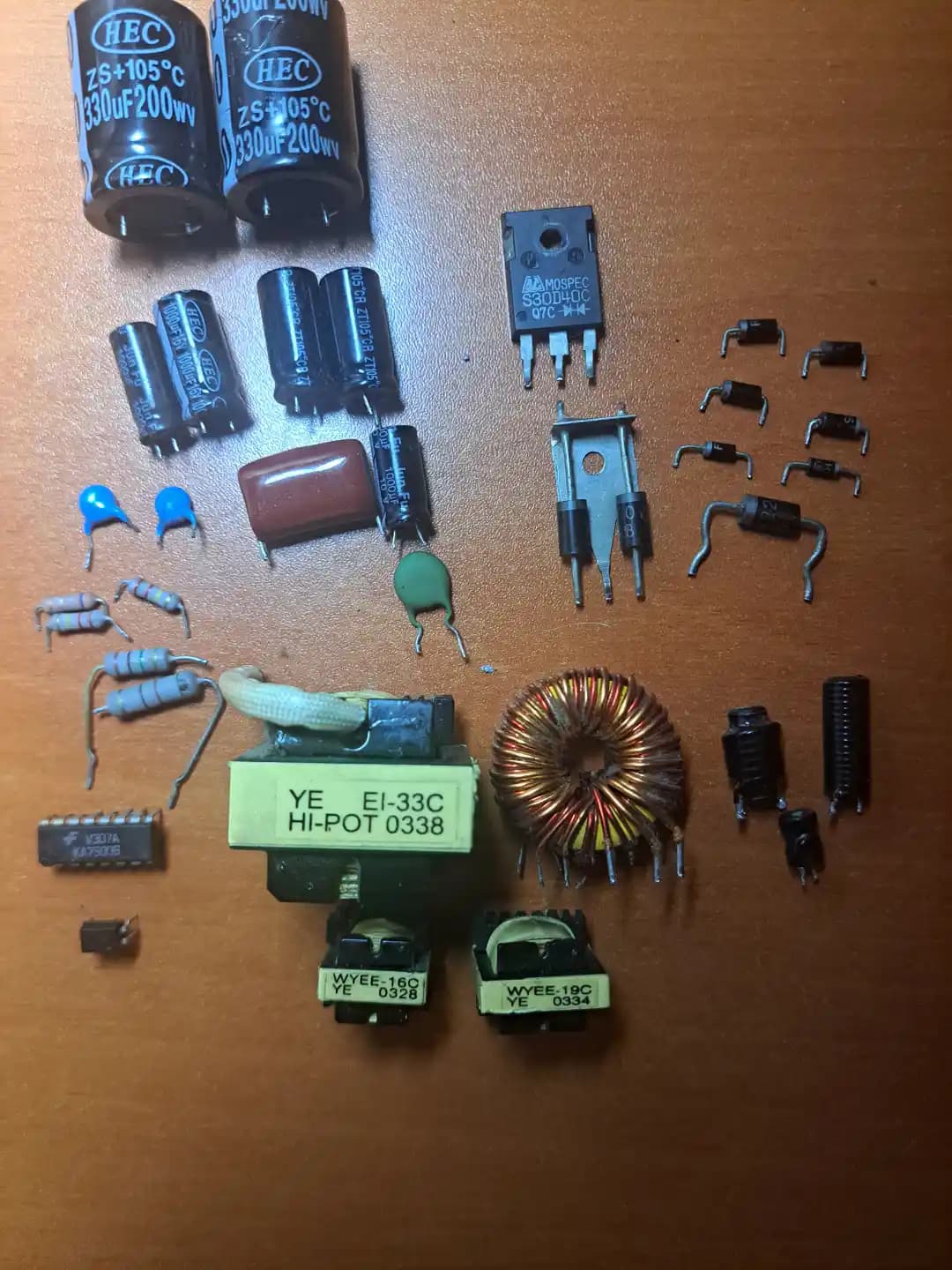 Elektronik Parça Sökme ve Kurtarma Teknikleri: Desoldering Yöntemleri ve Parça Değerlendirme