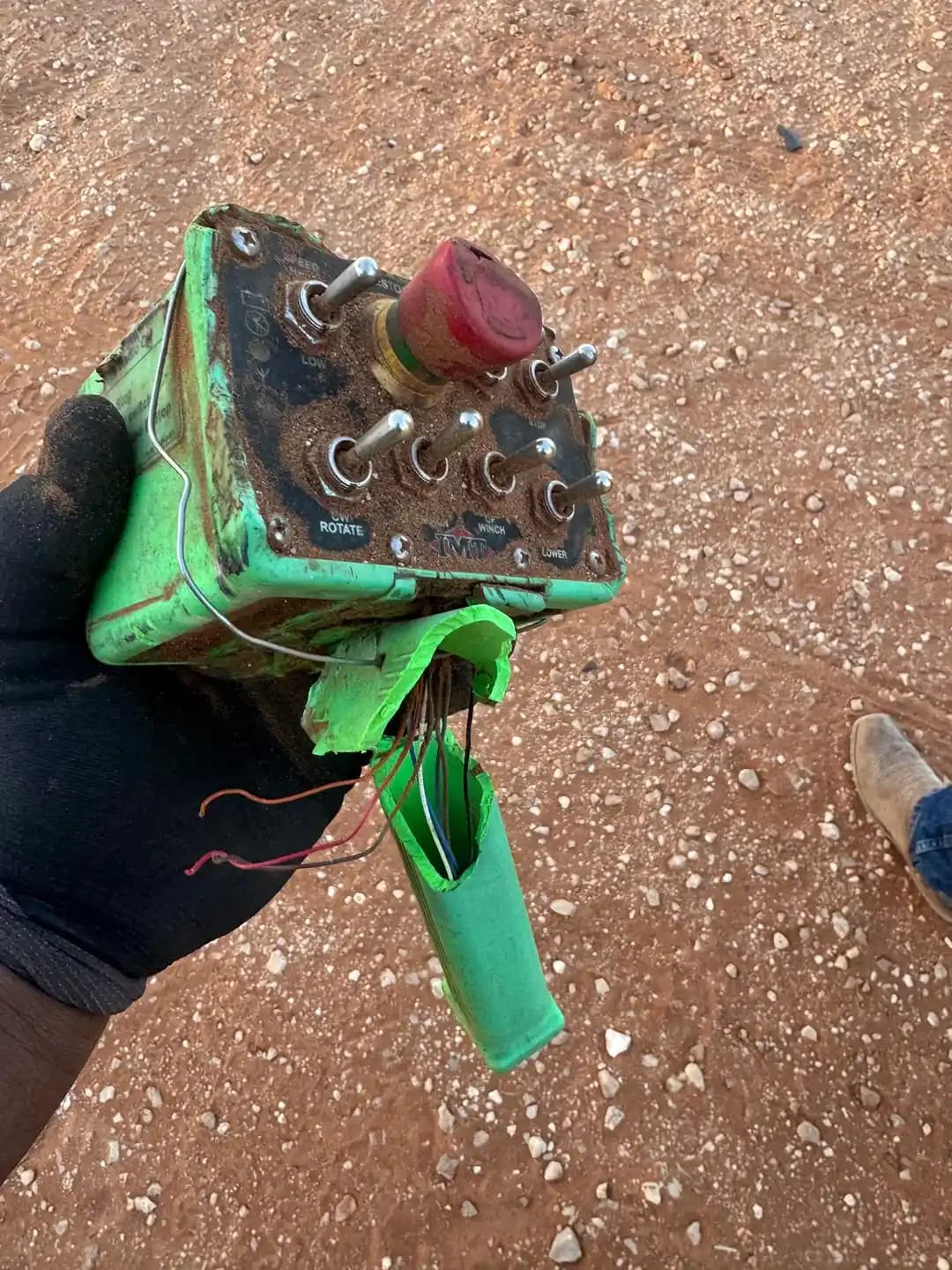 Vinç Kumandası Onarımında Yenilikçi Yöntemler ve Güvenlik Standartlarına Uyum