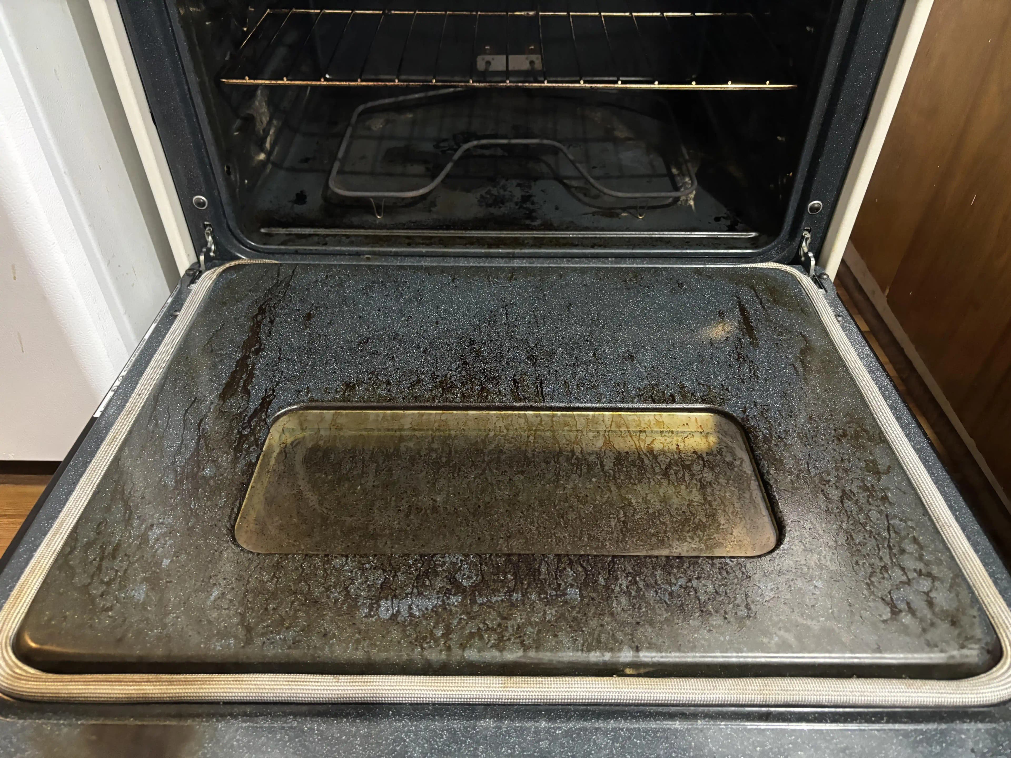 Yağlı ve Kirlenmiş Fırınların Etkili Temizliği İçin Yöntemler ve Öneriler