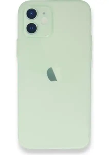 iPhone 12 için MobaxAksesuar ve Pirok Store Kılıflarının Karşılaştırması