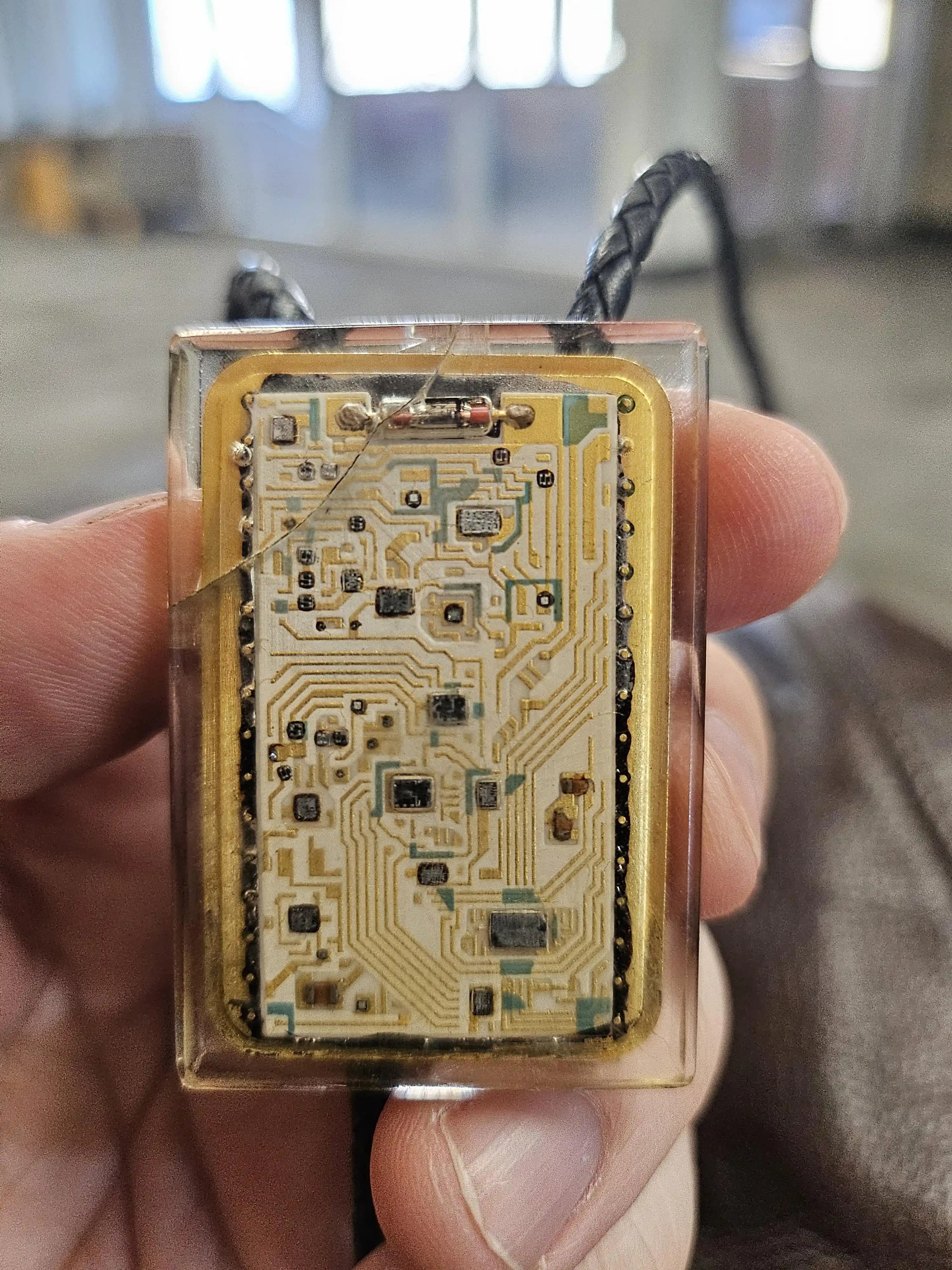 1970-1990 Dönemi Hughes Aircraft Hibrit Entegre Devresi ve Askeri Elektronik Kullanımı